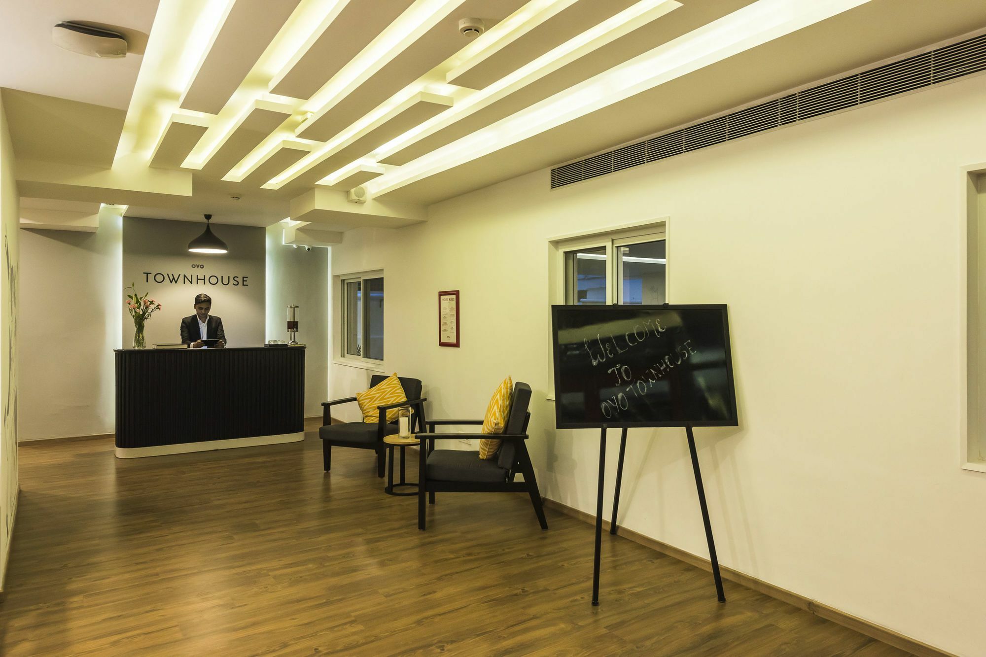 Oyo Townhouse 014 Mg Road Бангалор Екстериор снимка